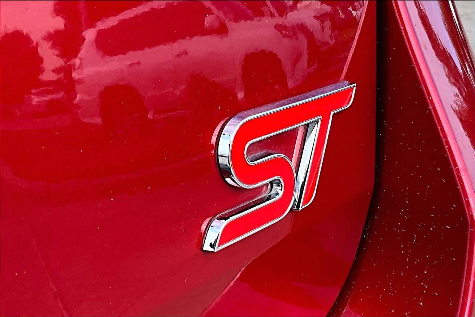2020 Ford Explorer photo 9 of 34