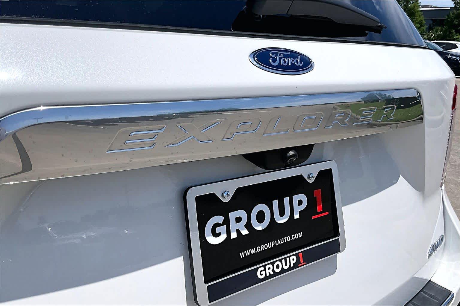 2023 Ford Explorer Platinum Star White Metallic Tri-Coat at Group 1 GMC Buick South