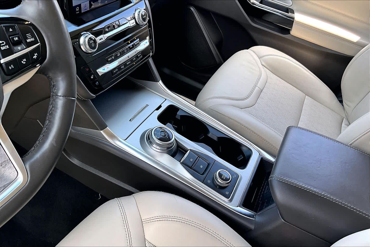 2023 Ford Explorer Platinum Star White Metallic Tri-Coat at Group 1 GMC Buick South
