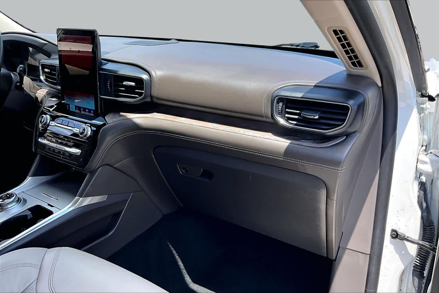 2023 Ford Explorer Platinum Star White Metallic Tri-Coat at Group 1 GMC Buick South