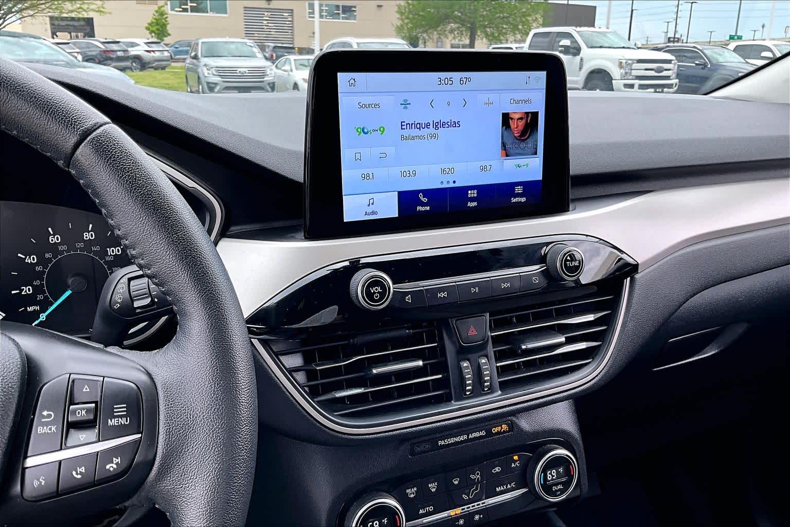 2021 Ford Escape SE Oxford White at Mac Haik Ford