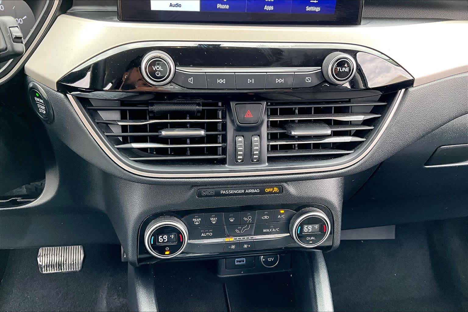 2021 Ford Escape SE Oxford White at Mac Haik Ford