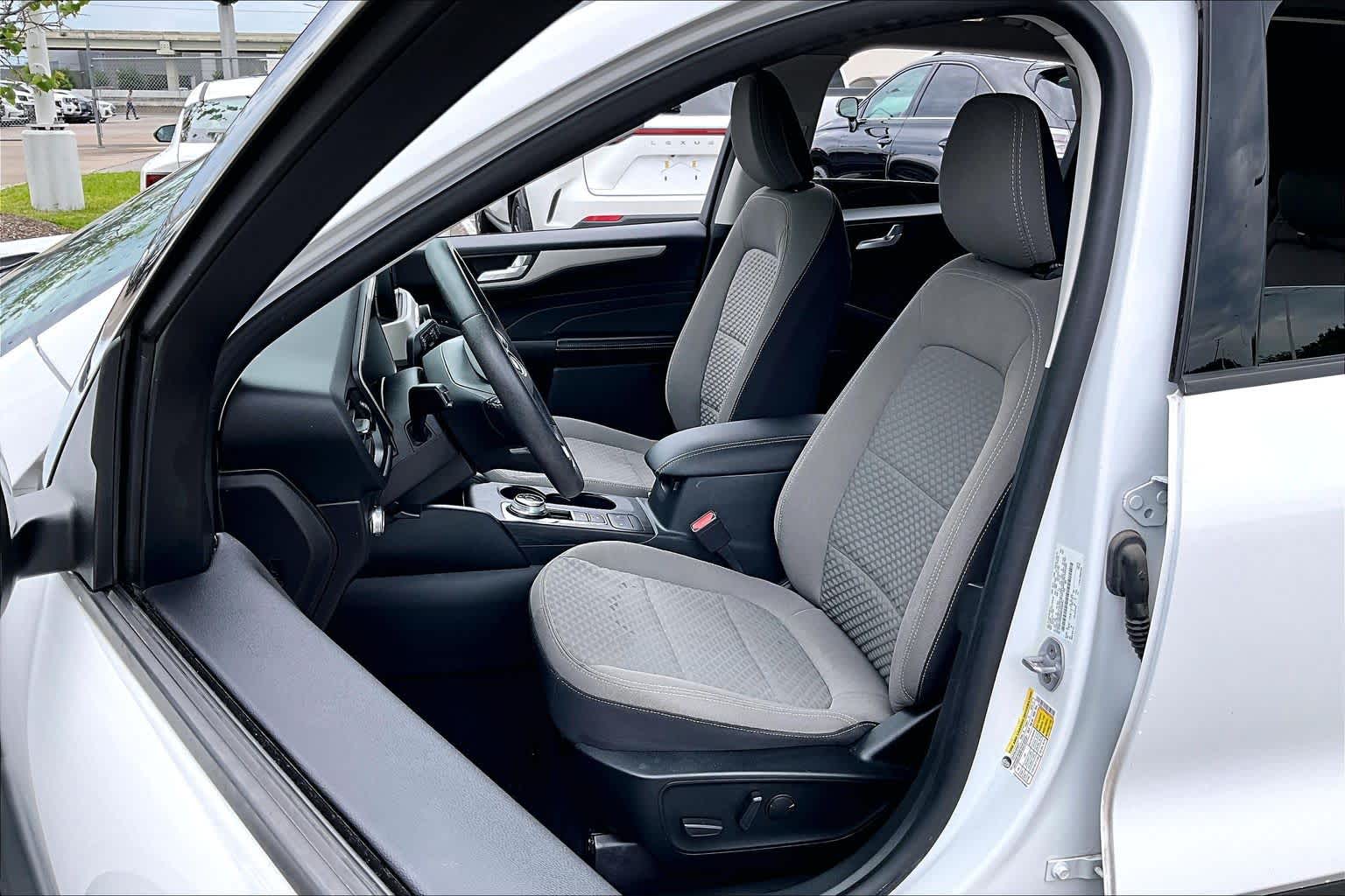 2021 Ford Escape SE Oxford White at Mac Haik Ford