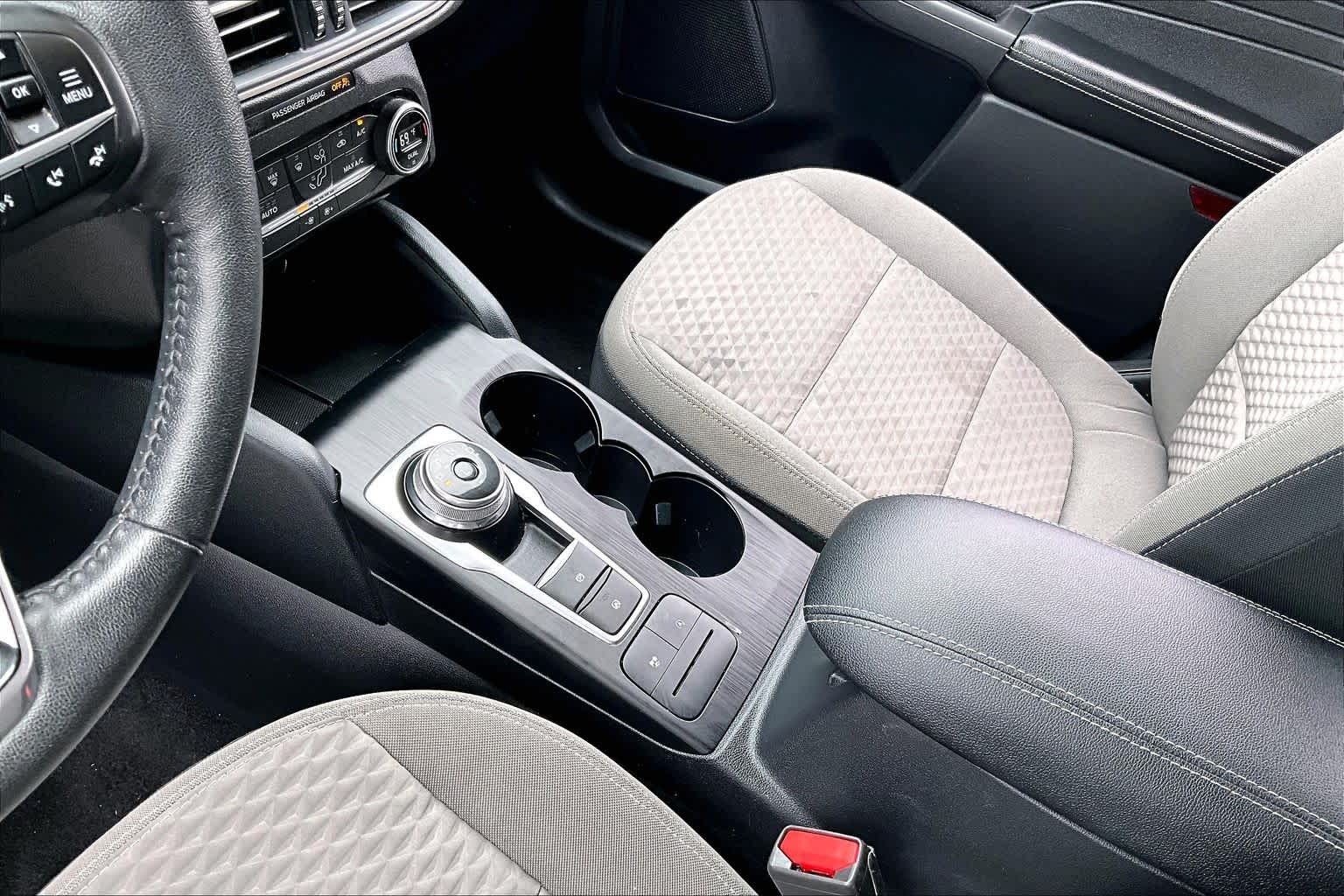 2021 Ford Escape SE Oxford White at Mac Haik Ford