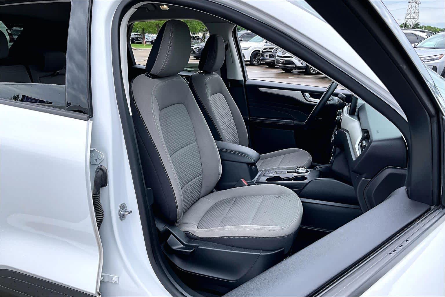 2021 Ford Escape SE Oxford White at Mac Haik Ford