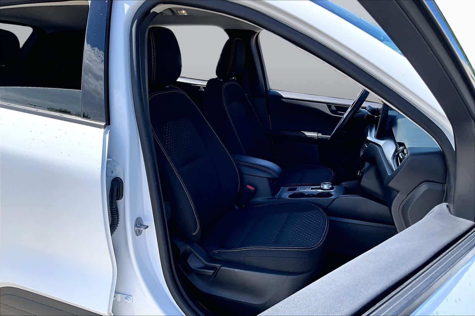 2023 Ford Escape Active Oxford White at Beck & Masten Kia