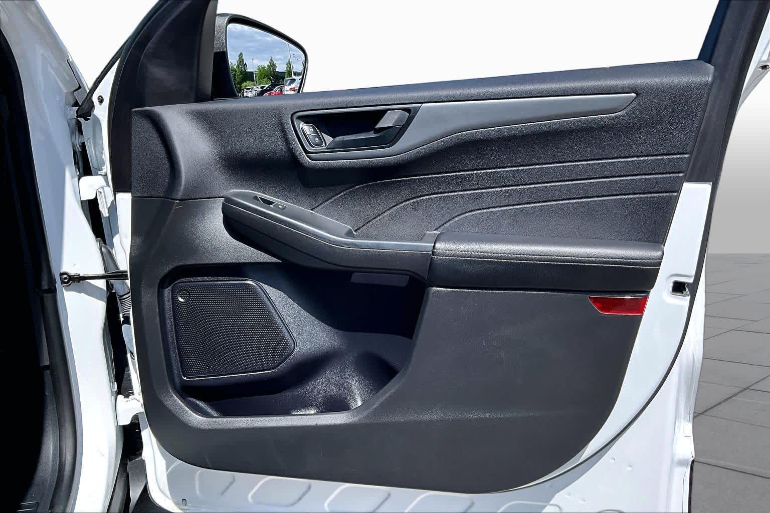 2023 Ford Escape Active Oxford White at Beck & Masten Kia