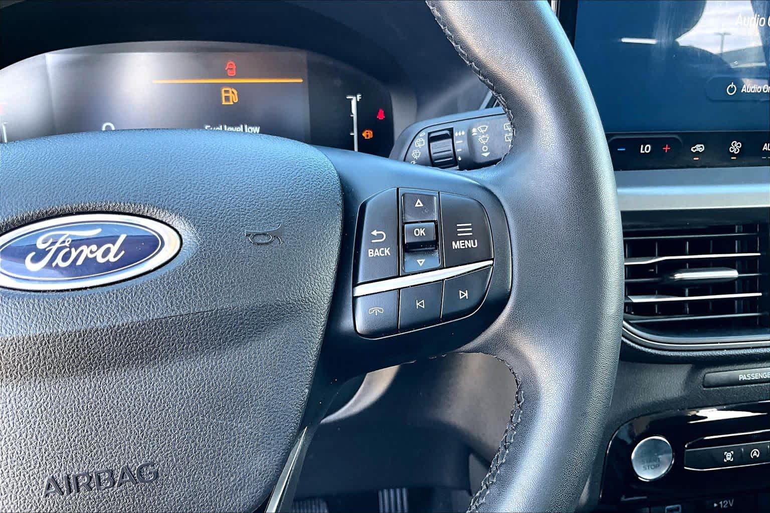 2023 Ford Escape Active Oxford White at Beck & Masten Kia