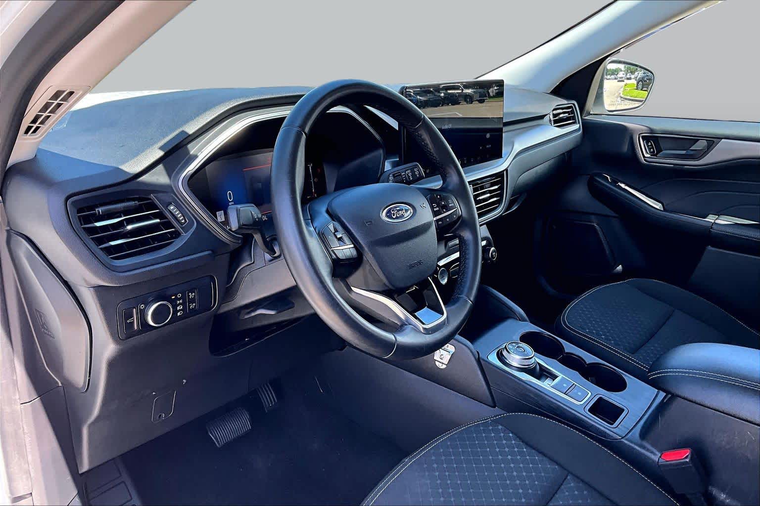 2023 Ford Escape Active Oxford White at Beck & Masten Kia