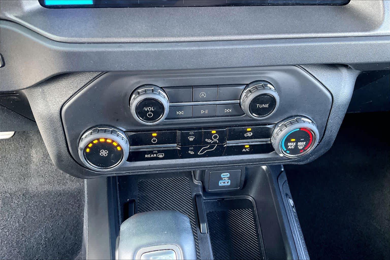 2025 Ford Bronco Big Bend Oxford White at Group 1 GMC Buick South