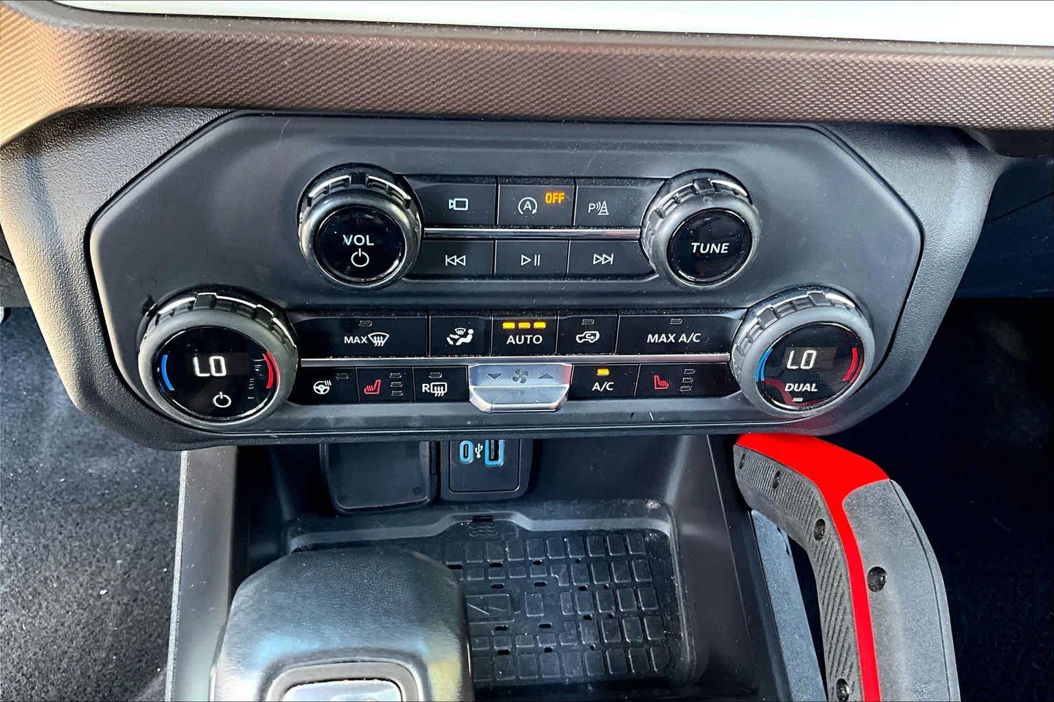 2024 Ford Bronco photo 31 of 33