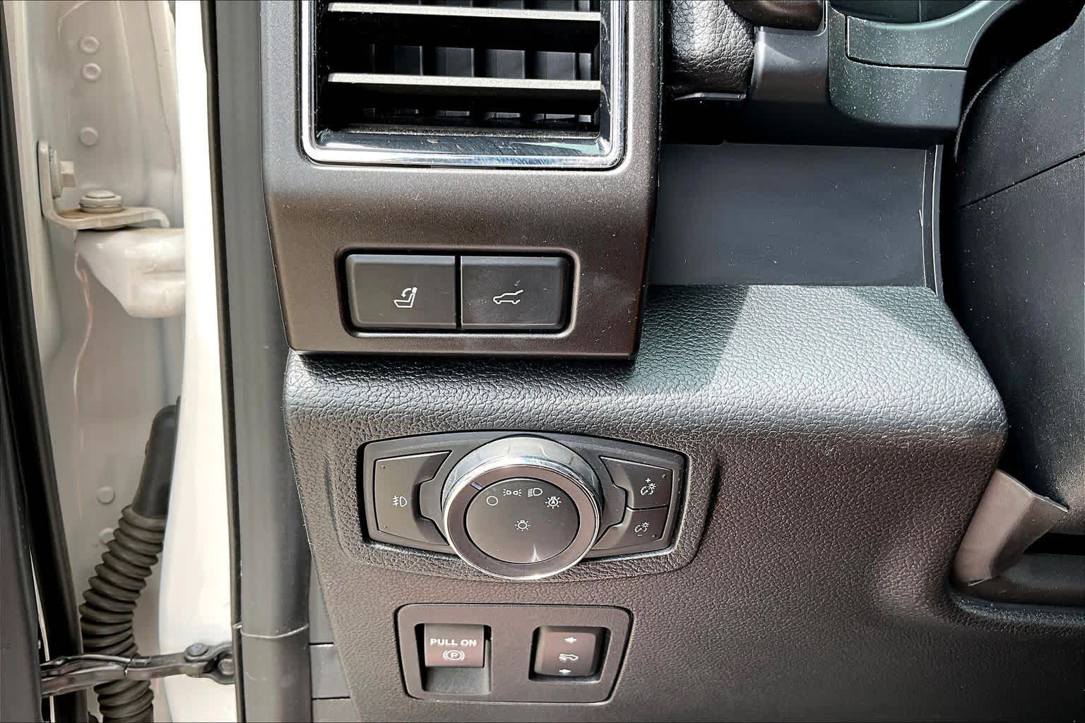 2019 Ford Expedition Limited White Platinum Metallic Tri-Coat at Lexus of Clear Lake
