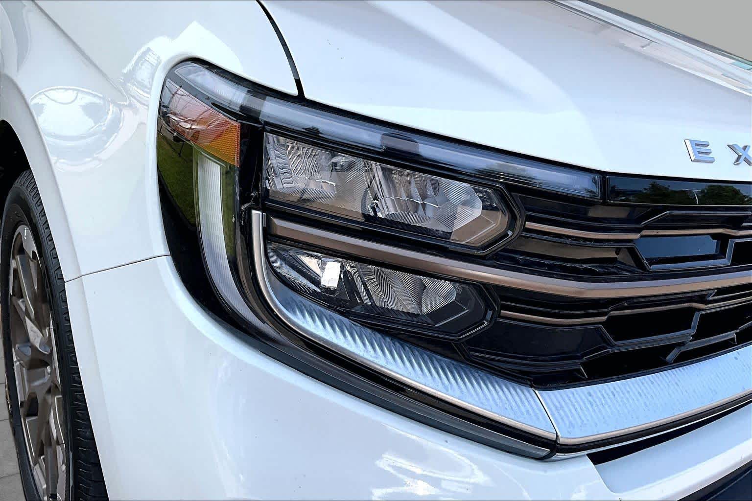 2025 Ford Expedition King Ranch Star White Metallic Tri-Coat at Tomball Ford