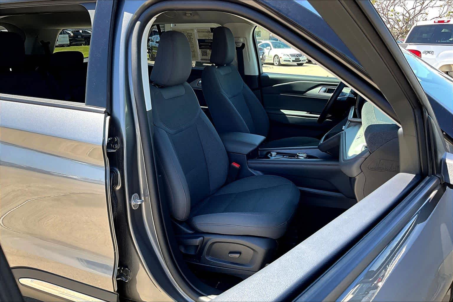 2025 Ford Explorer Active - 7