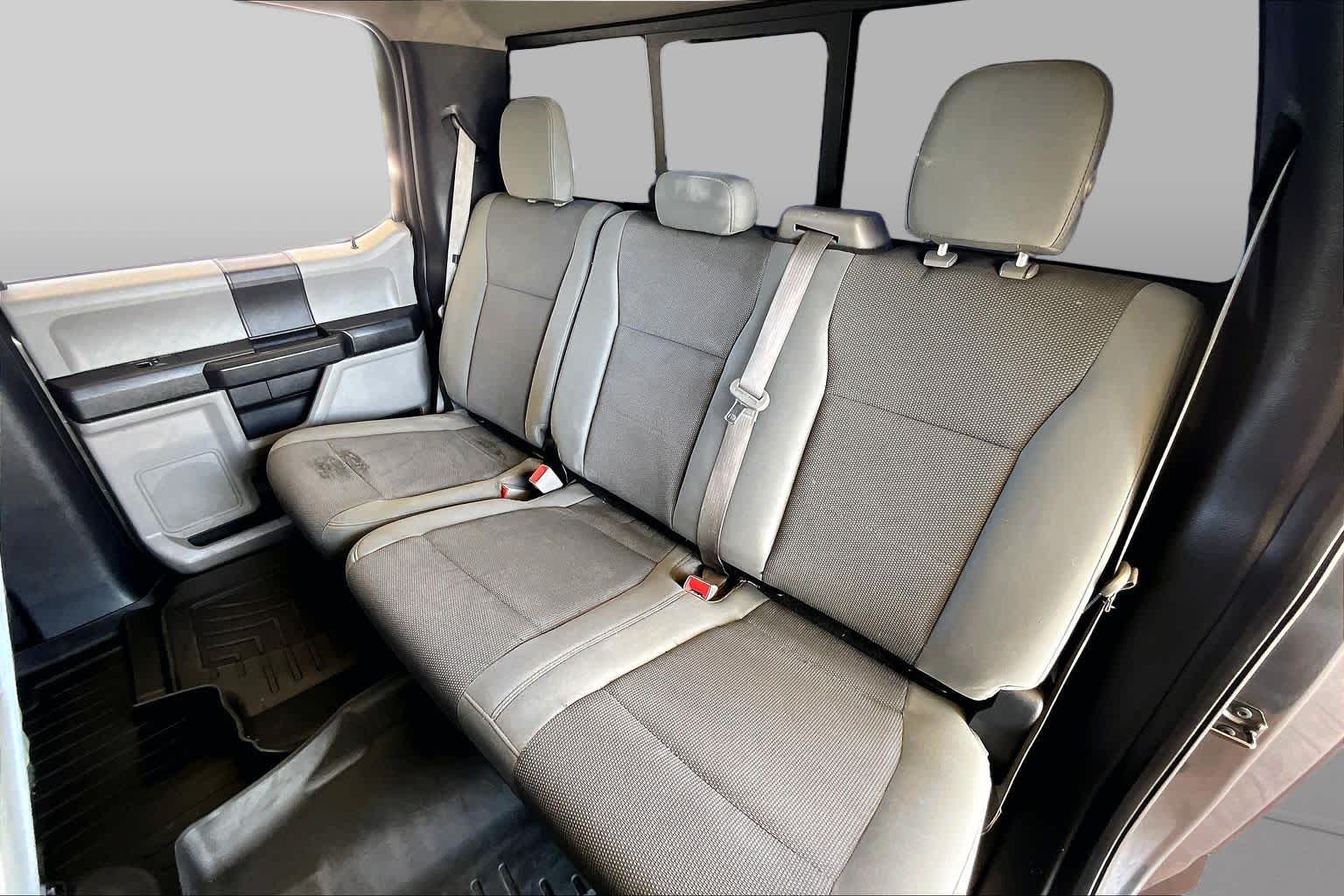 2018 Ford Super Duty F-250 Pickup photo 19 of 35