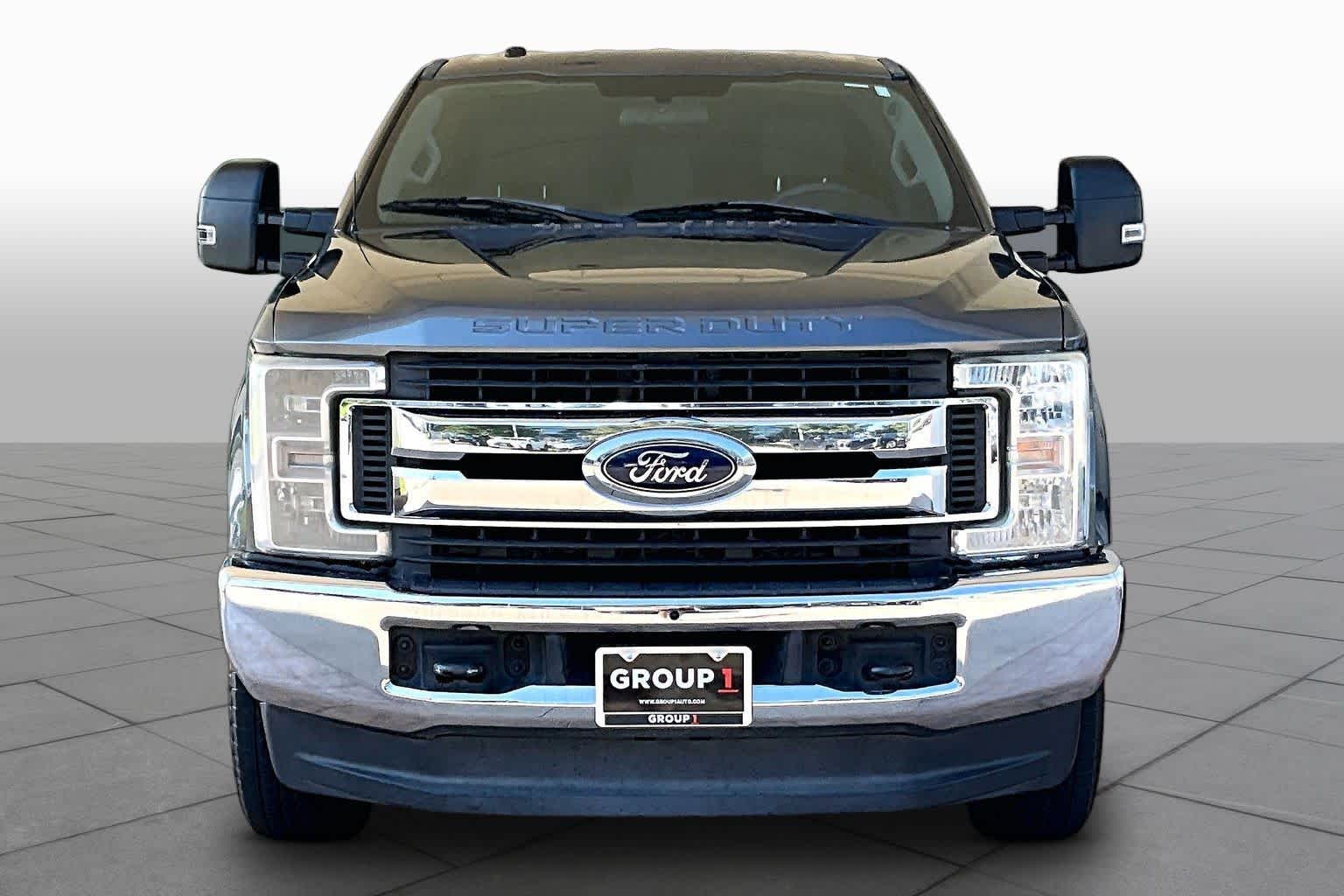 2018 Ford Super Duty F-250 Pickup photo 4 of 35