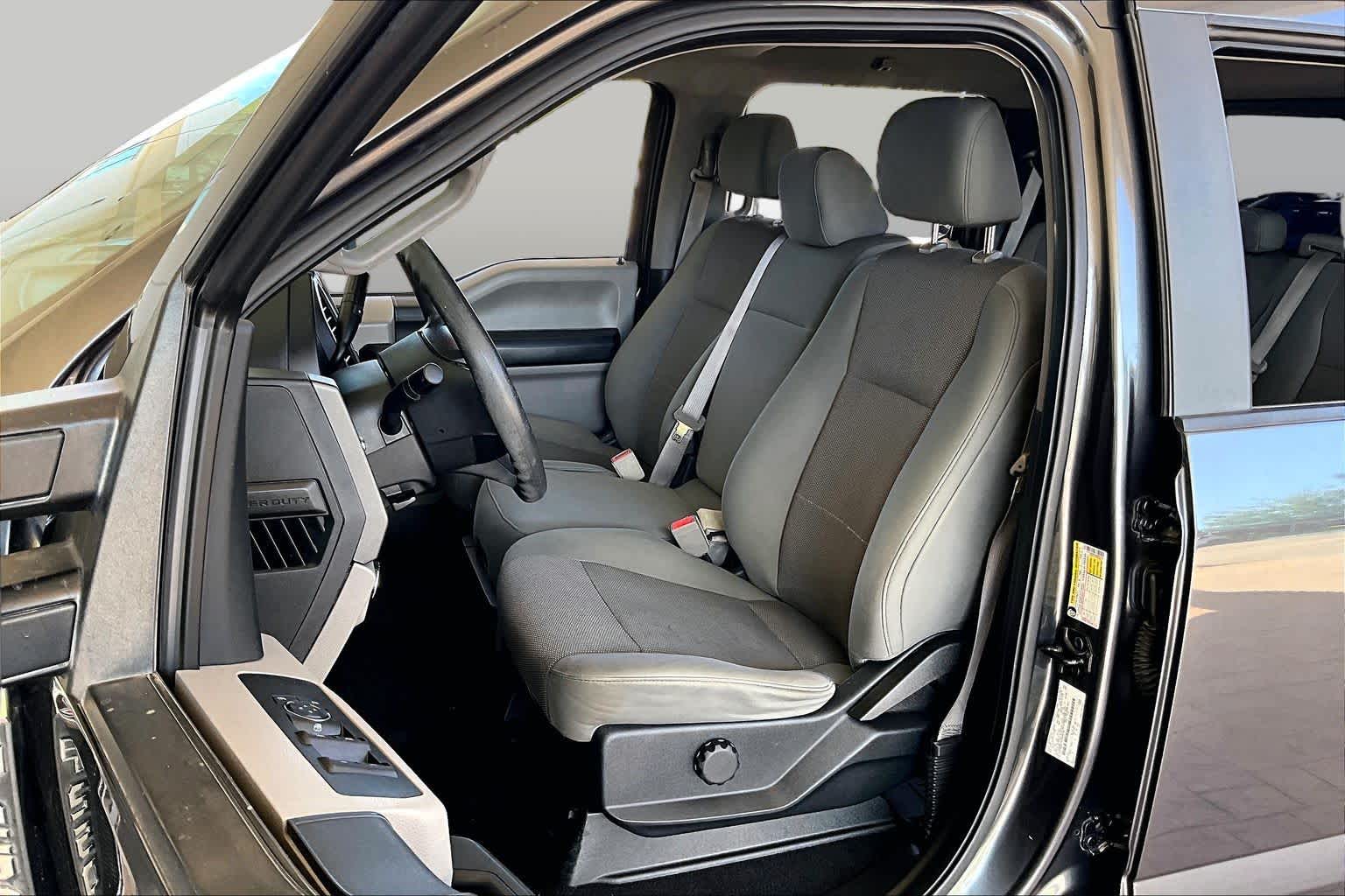 2018 Ford Super Duty F-250 Pickup photo 7 of 35