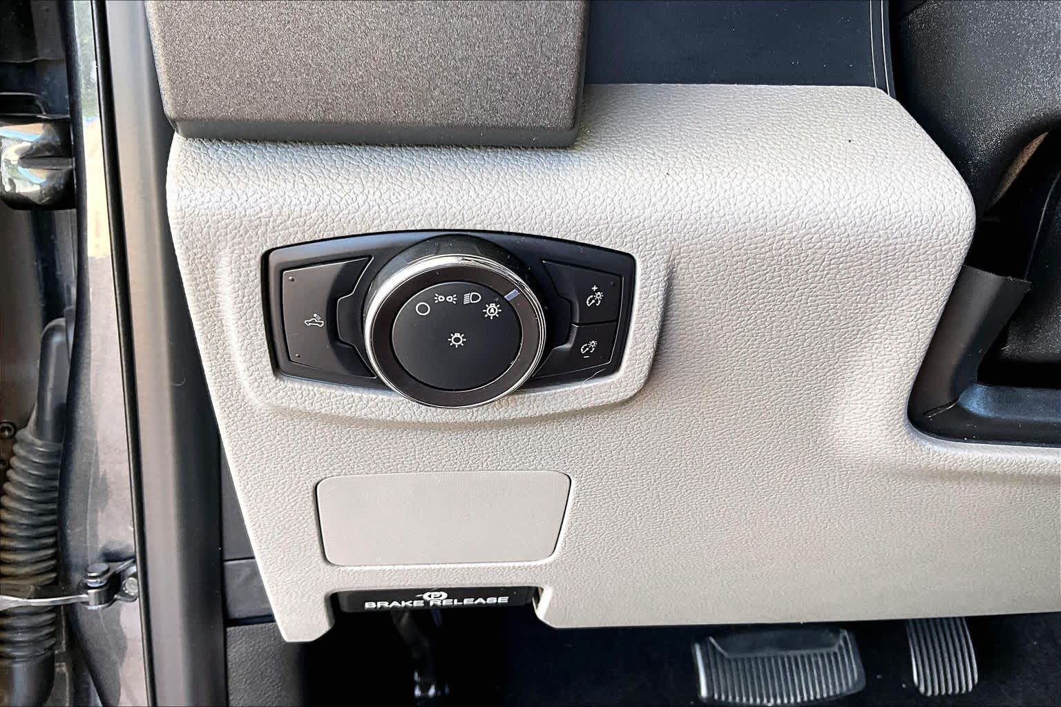2018 Ford Super Duty F-250 Pickup photo 34 of 35