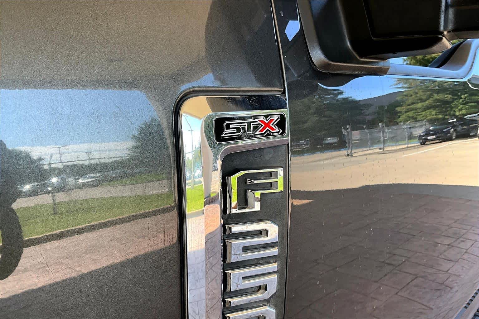 2018 Ford Super Duty F-250 Pickup photo 9 of 35