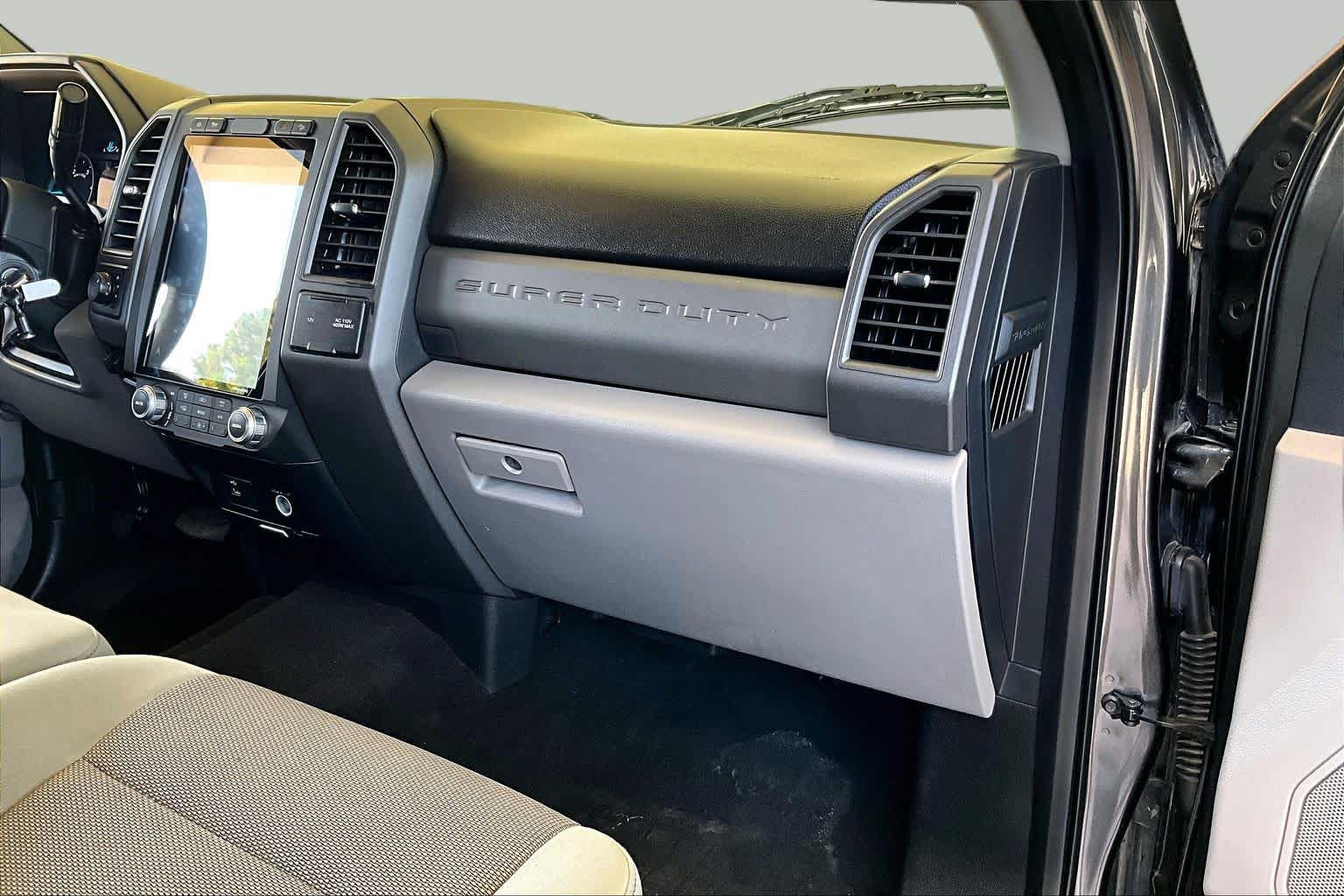 2018 Ford Super Duty F-250 Pickup photo 17 of 35