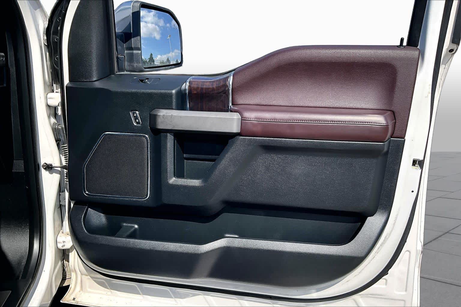 2015 Ford F-150 Platinum White Platinum Metallic Tri-Coat at Auto Boutique Texas