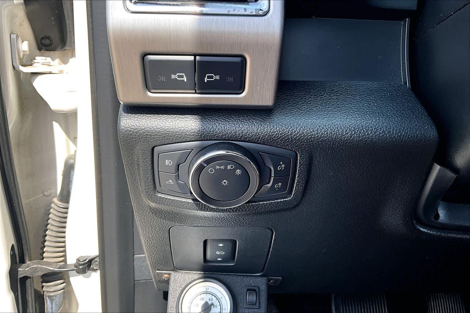 2015 Ford F-150 Platinum White Platinum Metallic Tri-Coat at Auto Boutique Texas