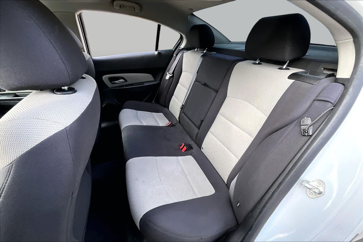 2014 Chevrolet Cruze photo 18 of 33