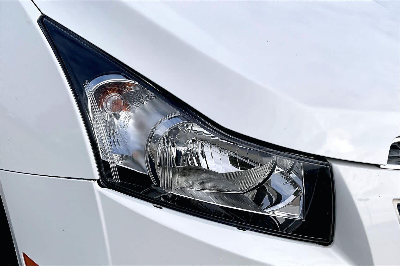 2014 Chevrolet Cruze photo 24 of 33