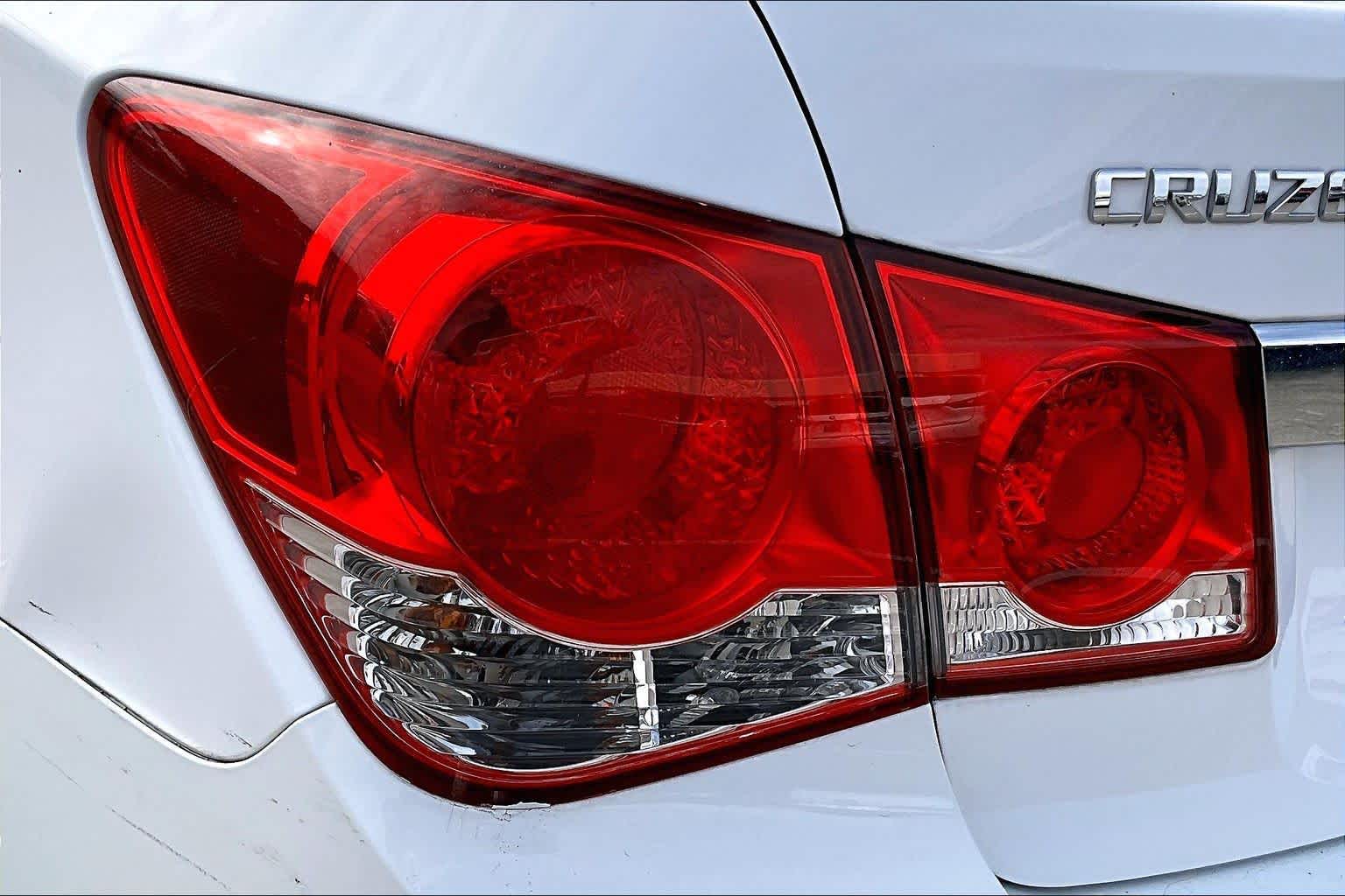 2014 Chevrolet Cruze photo 25 of 33