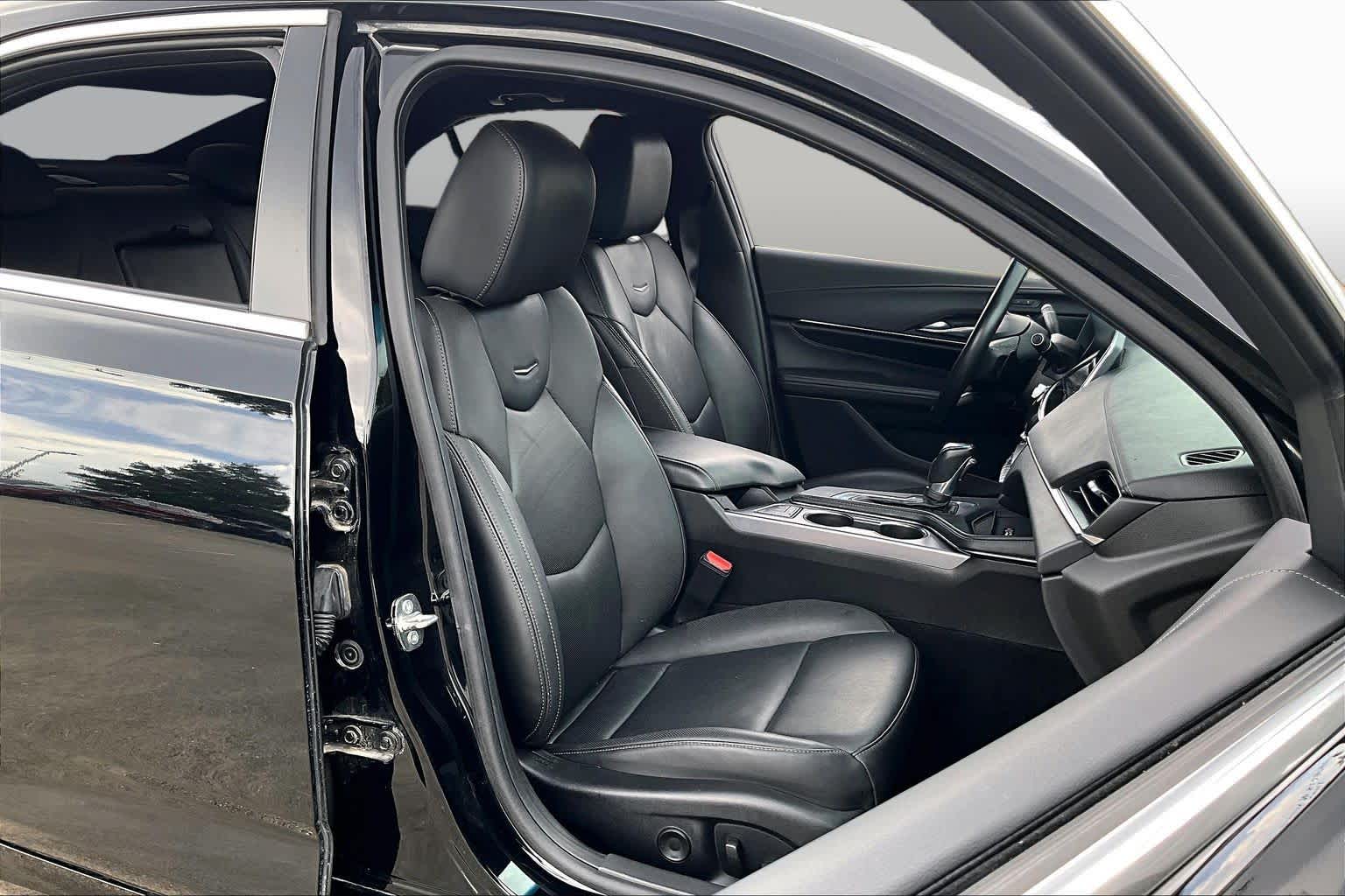 2024 Cadillac CT4 photo 8 of 35