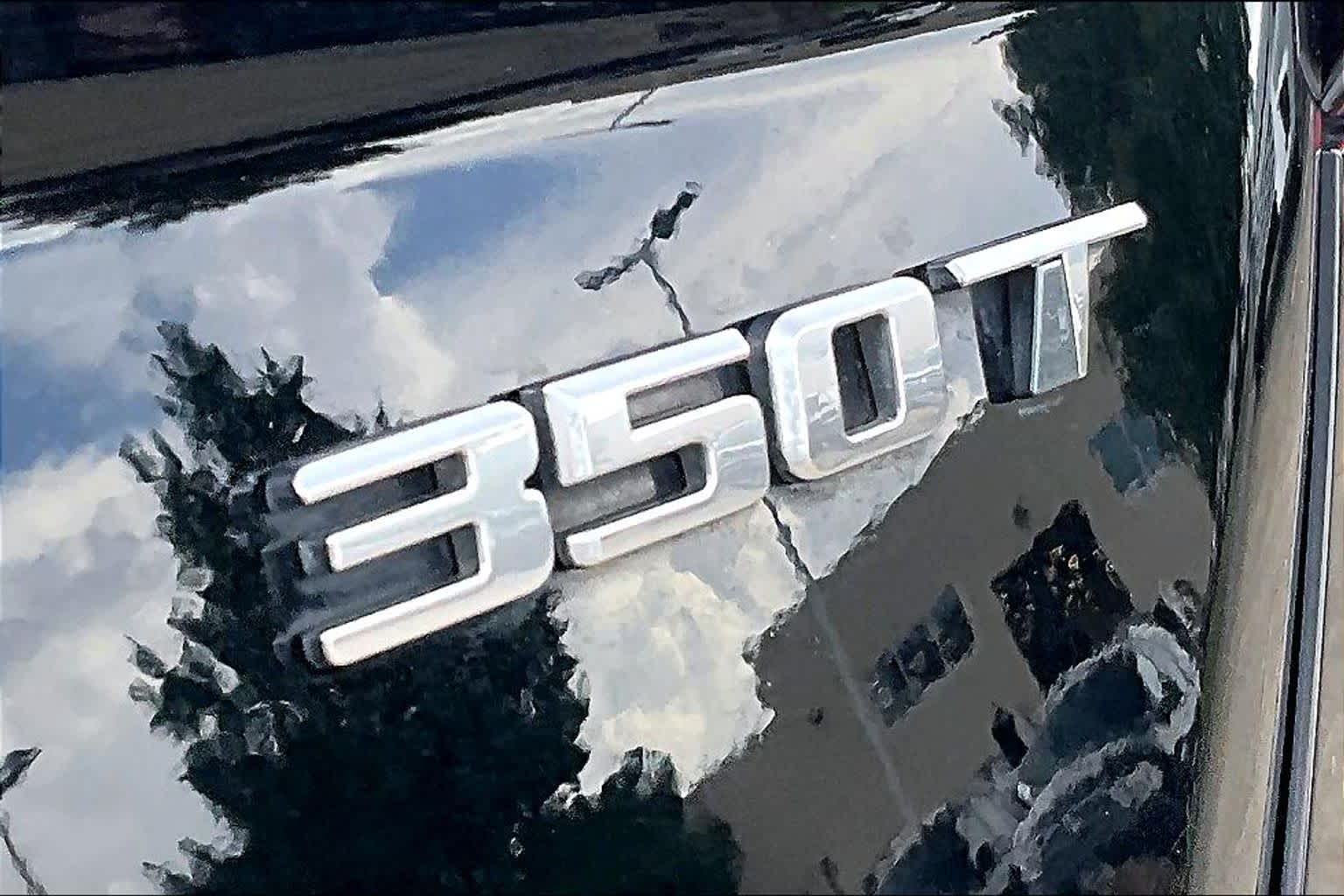 2024 Cadillac CT4 photo 9 of 35