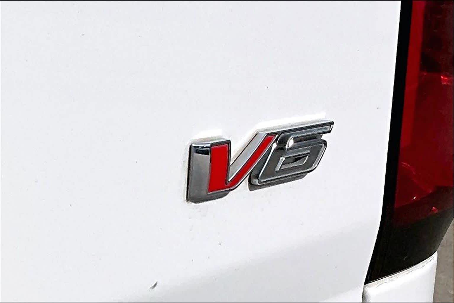 2021 Chevrolet Colorado photo 9 of 35