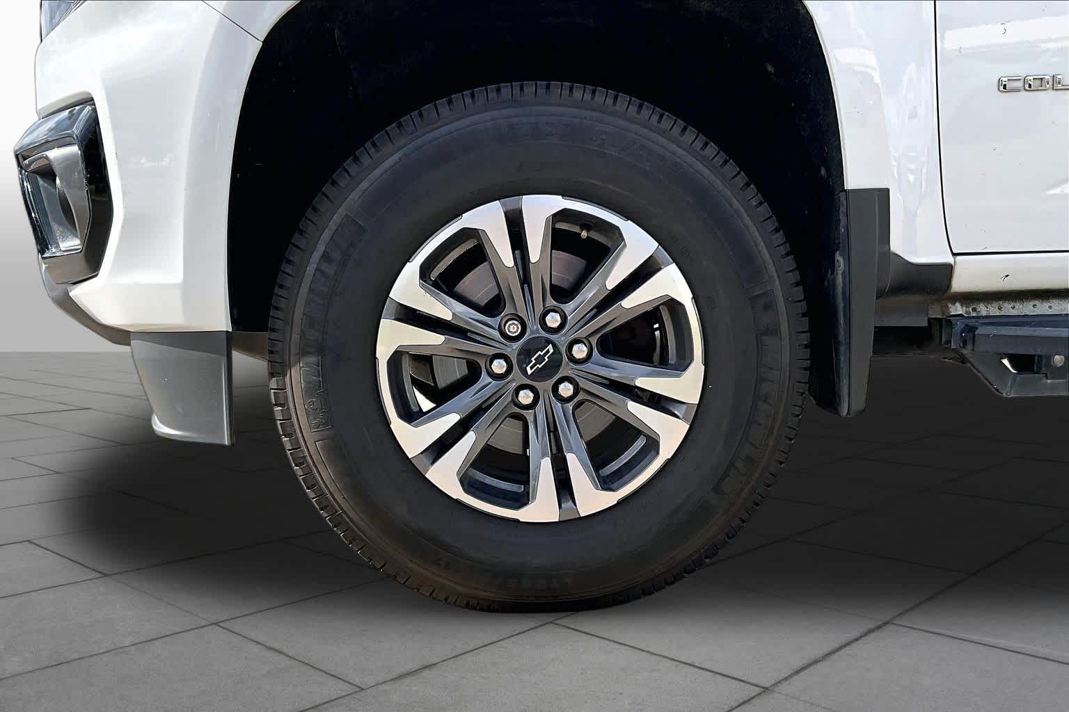 2021 Chevrolet Colorado photo 10 of 35