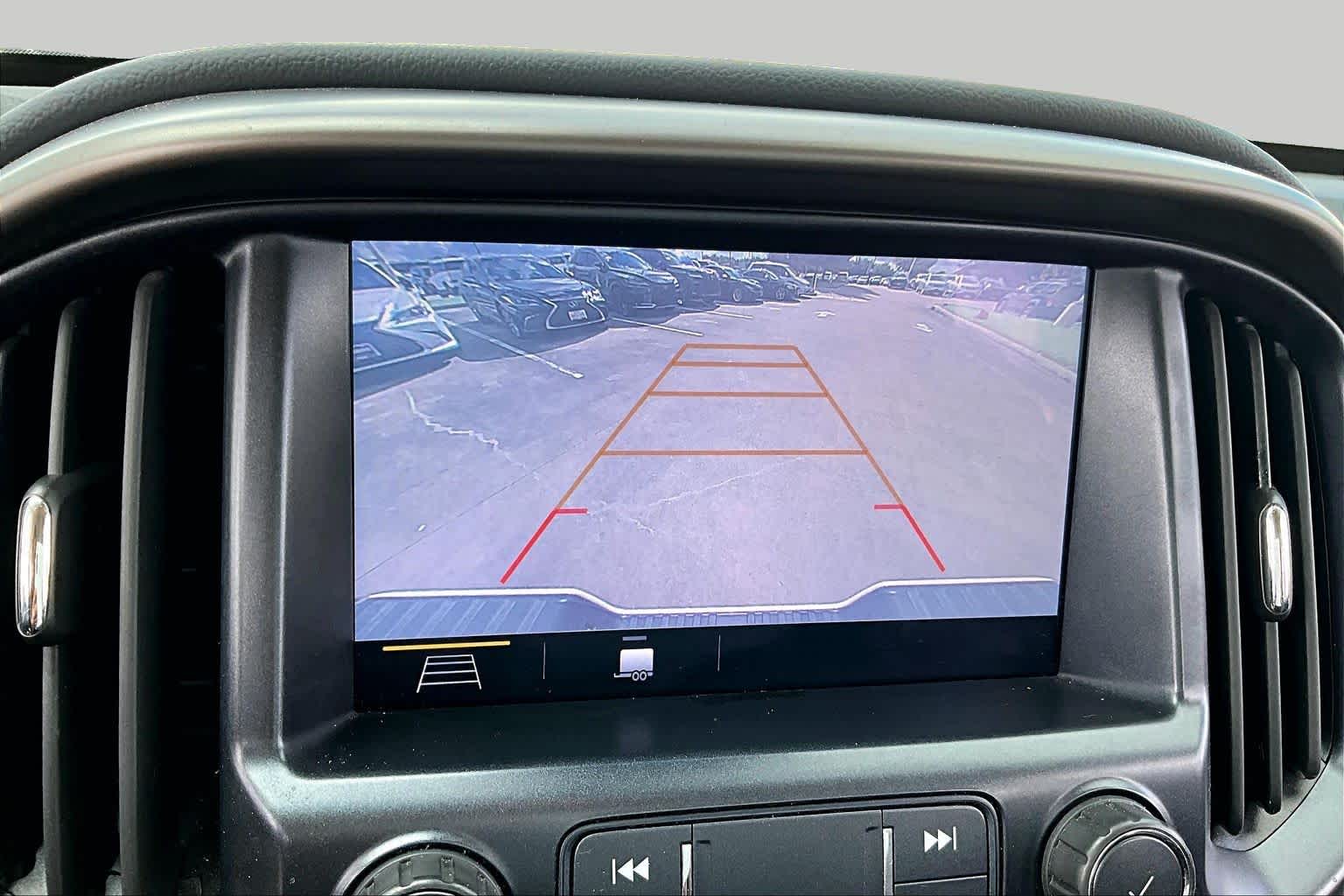 2021 Chevrolet Colorado photo 25 of 35