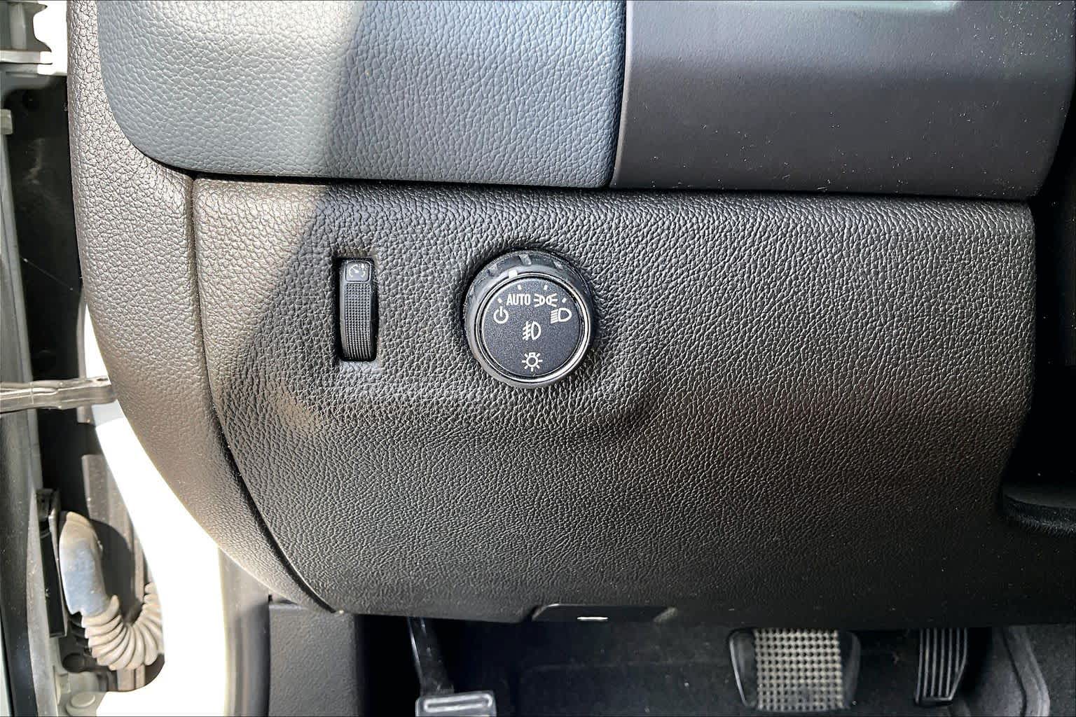 2021 Chevrolet Colorado photo 34 of 35