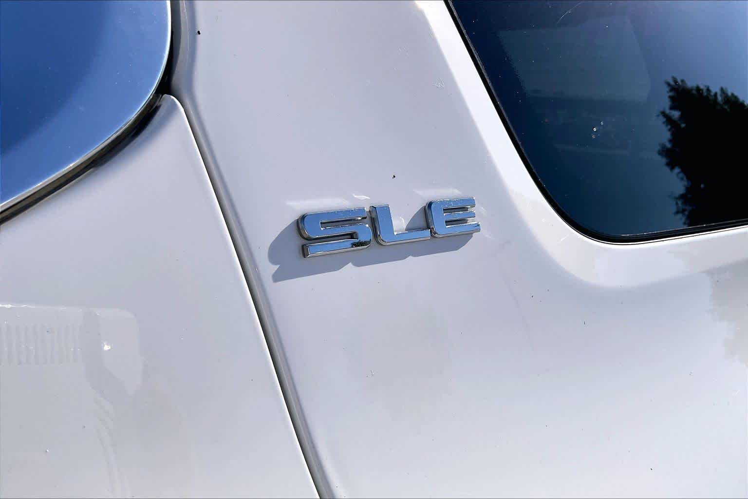 2017 GMC Acadia SLE Summit White at Robbins Nissan