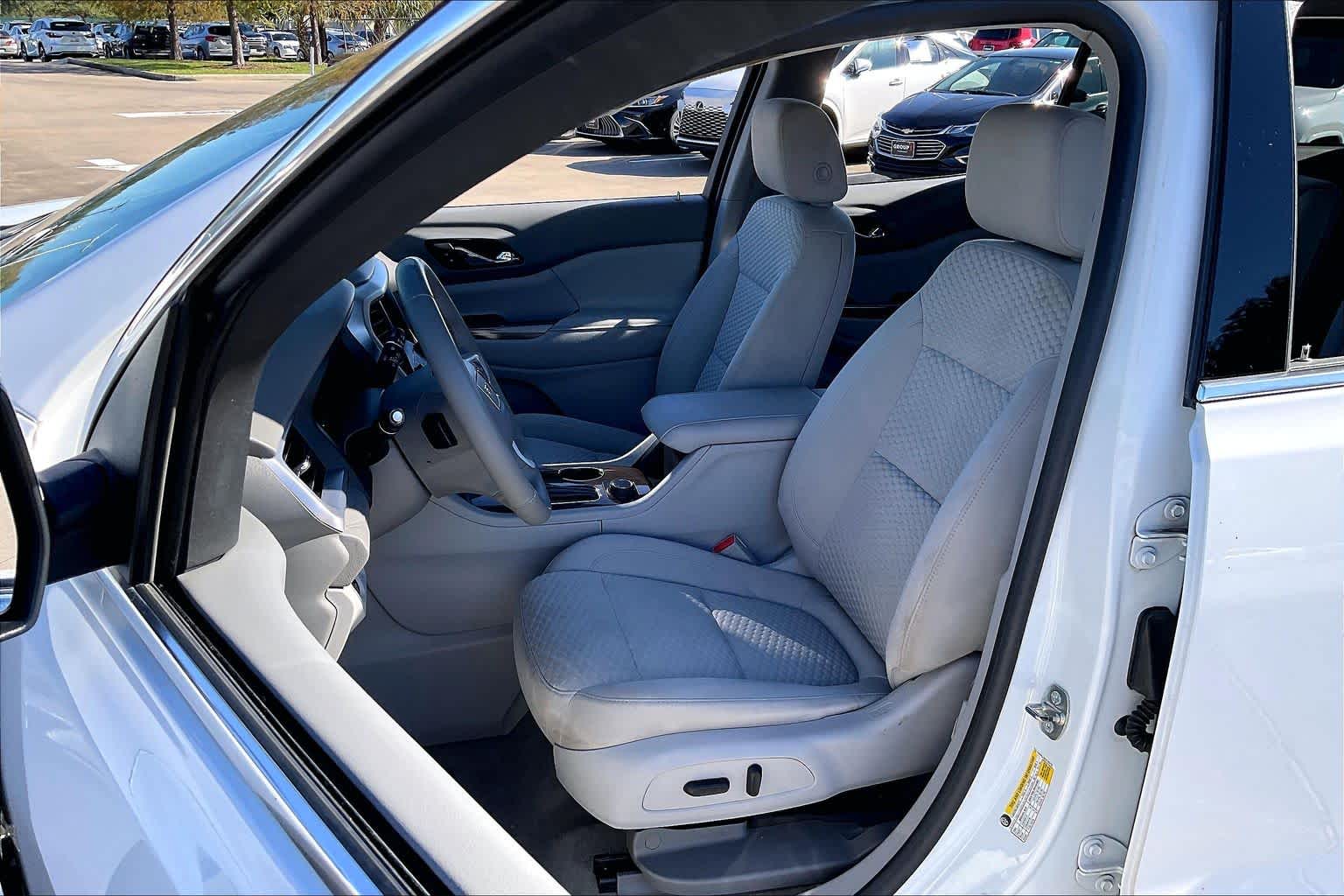2017 GMC Acadia SLE Summit White at Robbins Nissan