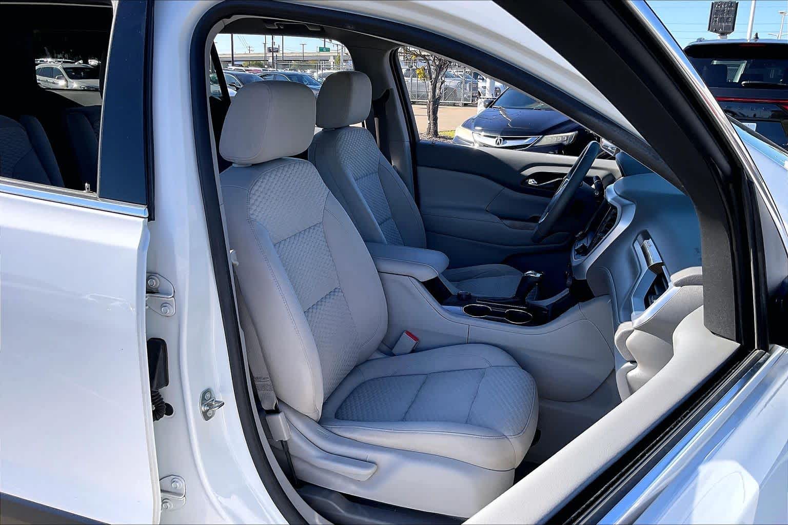 2017 GMC Acadia SLE Summit White at Robbins Nissan