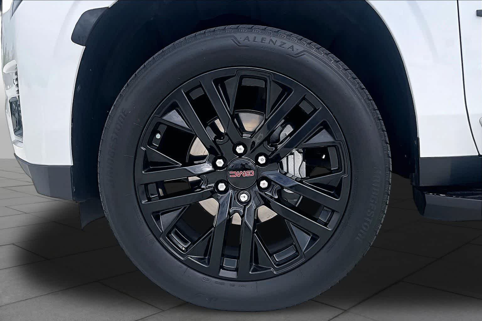 2024 GMC Yukon SLT White Frost Tricoat at Beck & Masten Kia