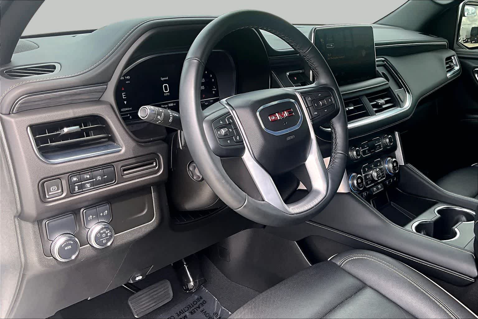 2024 GMC Yukon SLT White Frost Tricoat at Beck & Masten Kia