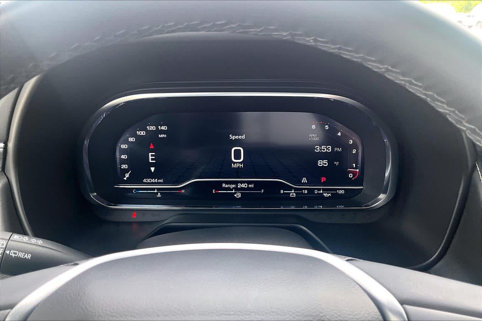 2024 GMC Yukon SLT White Frost Tricoat at Beck & Masten Kia