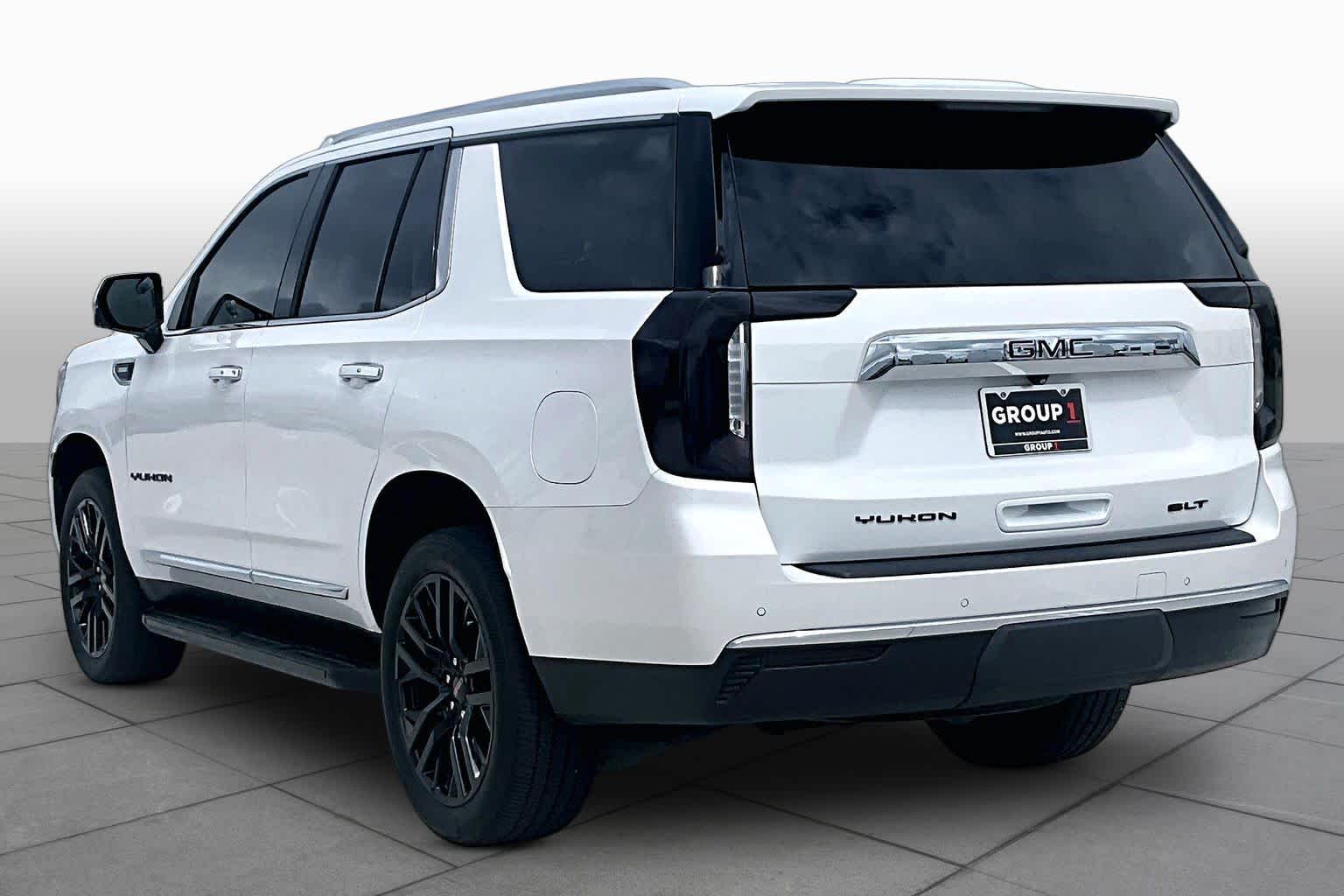 2024 GMC Yukon SLT White Frost Tricoat at Beck & Masten Kia