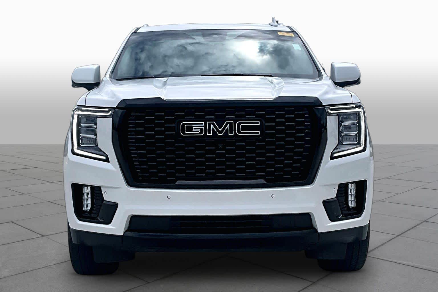 2024 GMC Yukon SLT White Frost Tricoat at Beck & Masten Kia