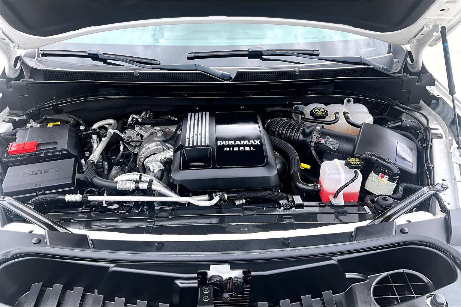 2024 GMC Yukon SLT White Frost Tricoat at Beck & Masten Kia