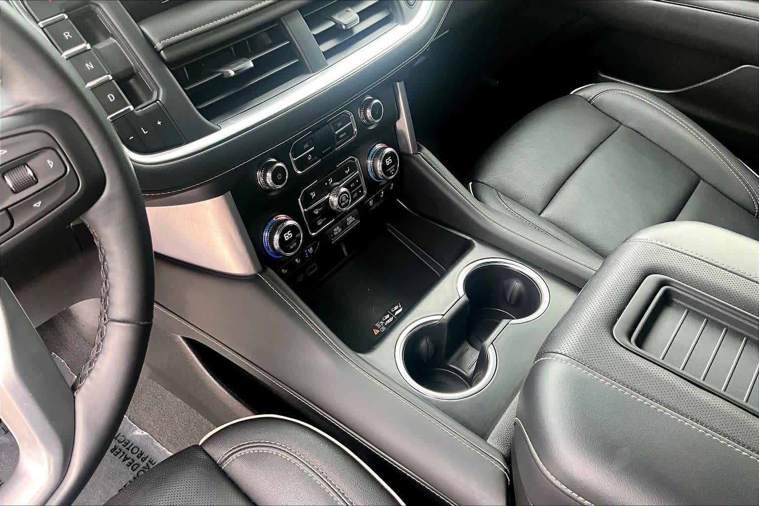 2024 GMC Yukon SLT White Frost Tricoat at Beck & Masten Kia