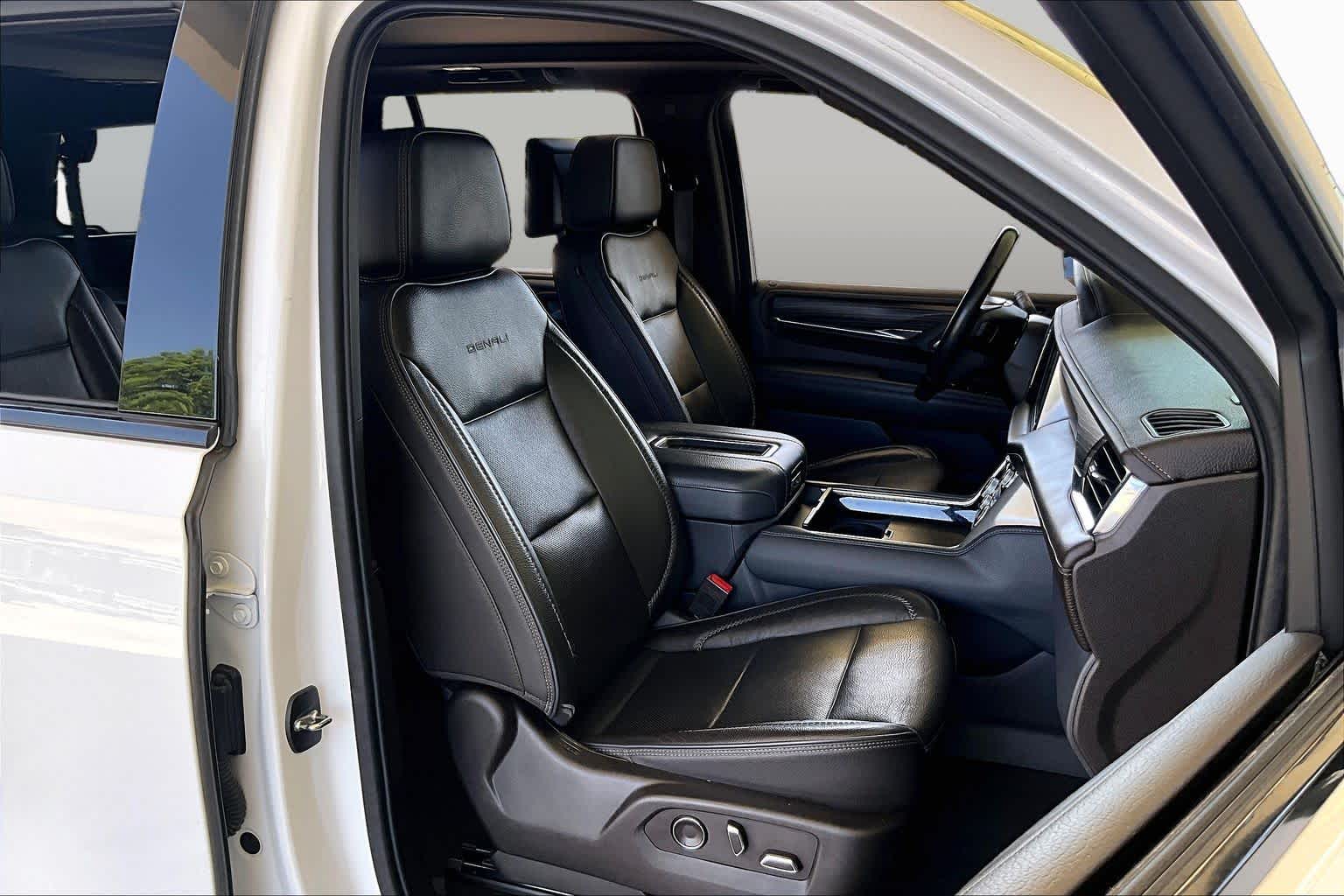 2021 GMC Yukon Denali Denali Summit White at Texan Dodge Chrysler Jeep Ram