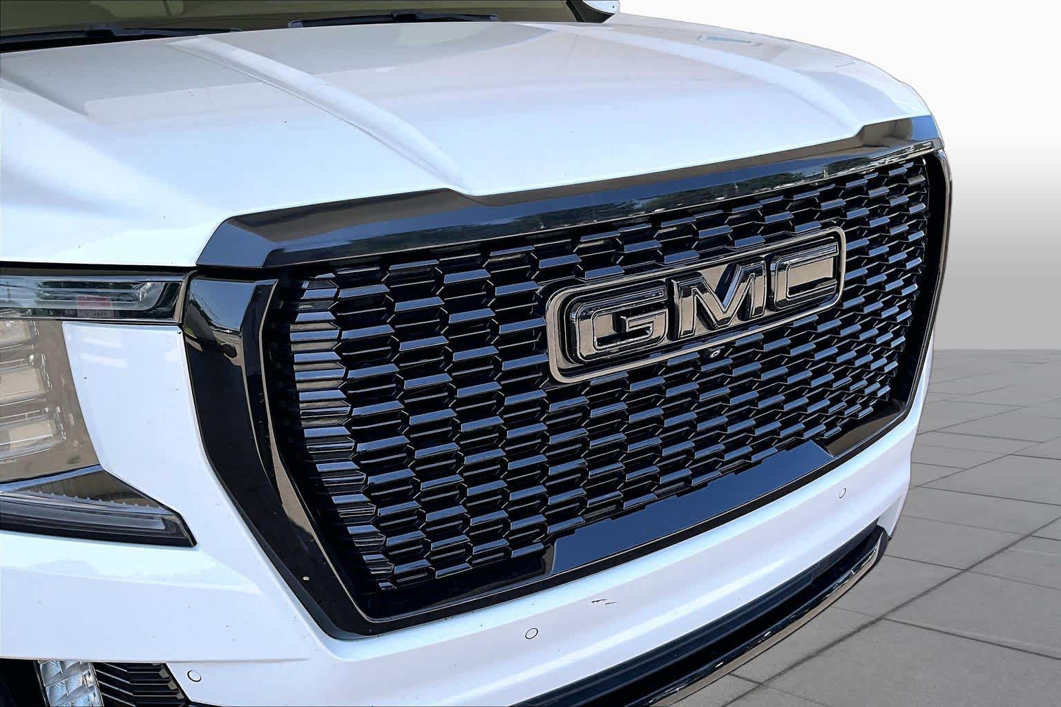 2021 GMC Yukon Denali Denali Summit White at Texan Dodge Chrysler Jeep Ram