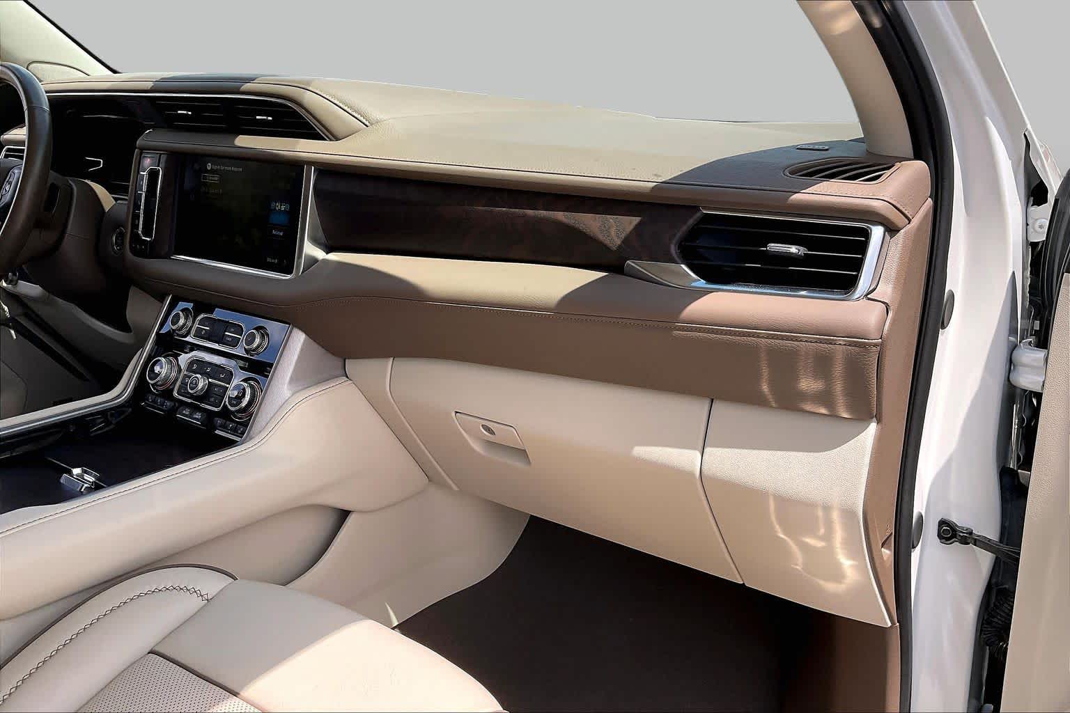 2024 GMC Yukon Denali Denali White Frost Tricoat at Group 1 GMC Buick South