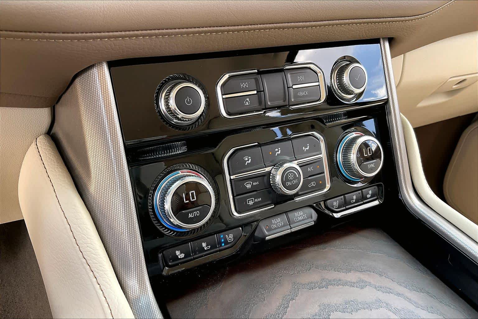 2024 GMC Yukon Denali Denali White Frost Tricoat at Group 1 GMC Buick South