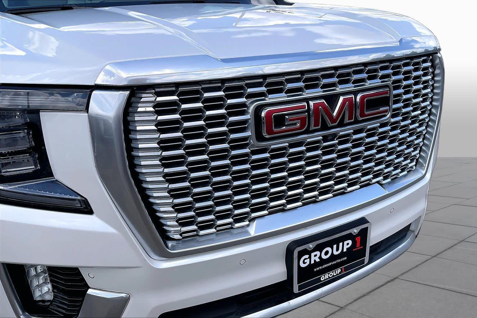 2024 GMC Yukon Denali Denali White Frost Tricoat at Group 1 GMC Buick South